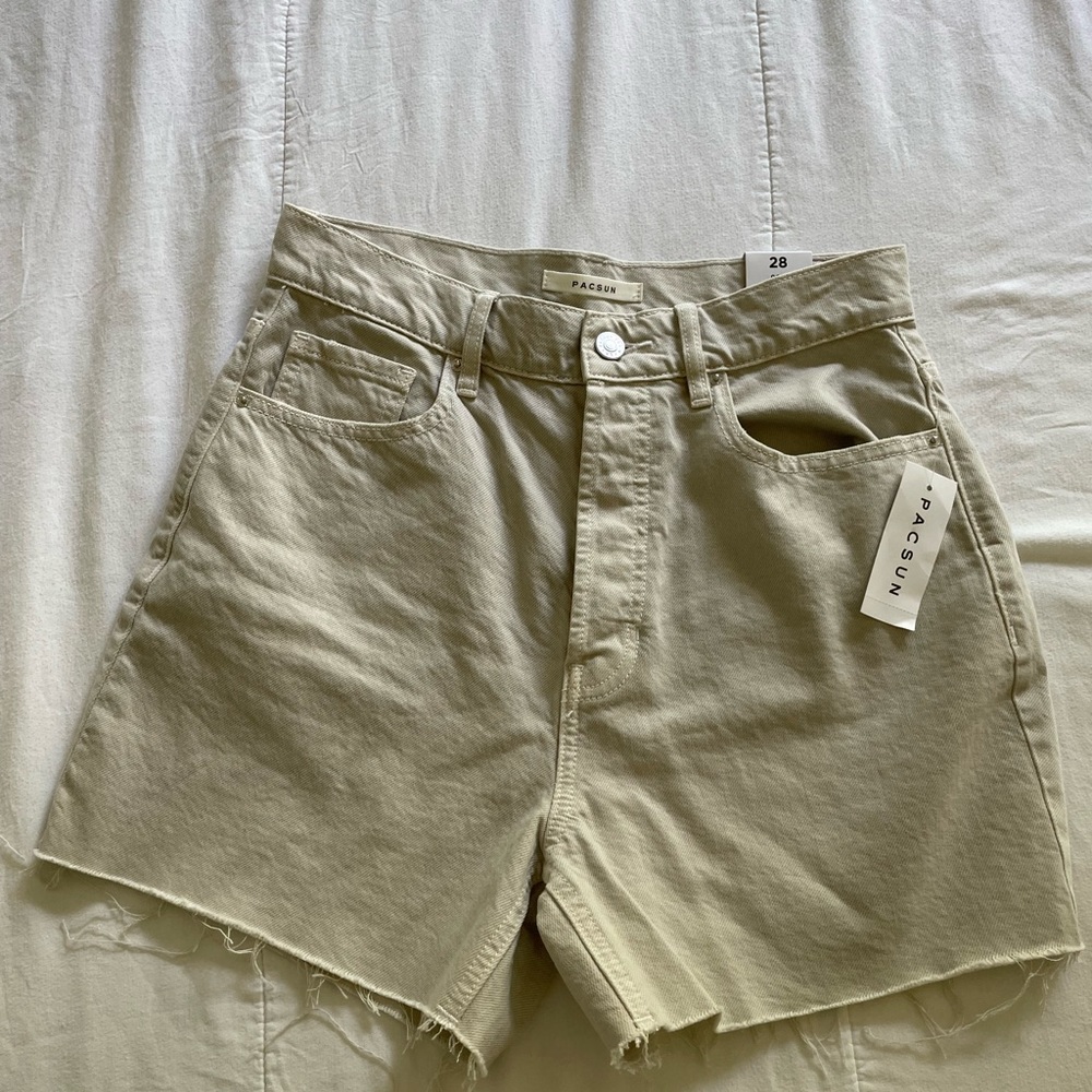 PacSun 90’s Girlfriend Beige Denim Shorts